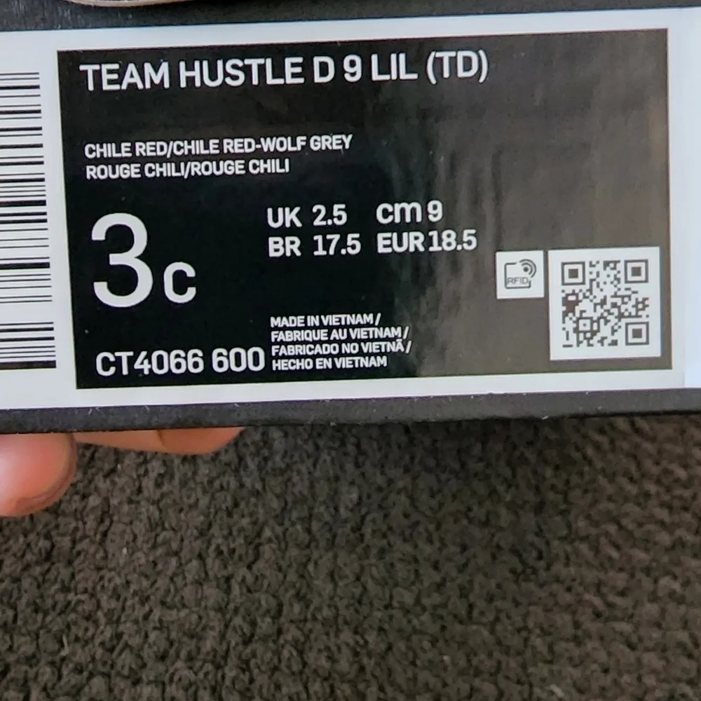Baby Nike Team Hustle D 9 Chile red-Wolf gray shoes size 3c
